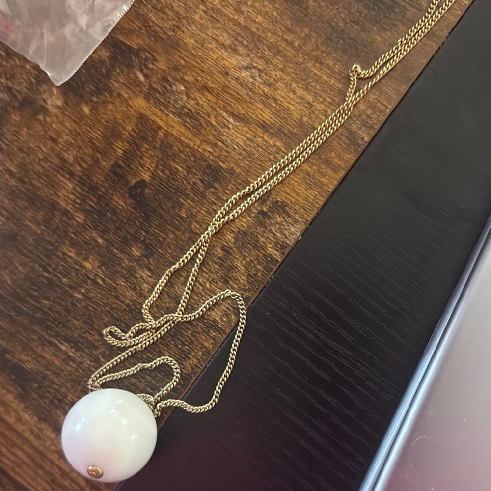 Elegant White Pendant Necklace